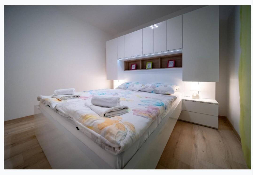 Apartments Arbis Lopar Oda fotoğraf